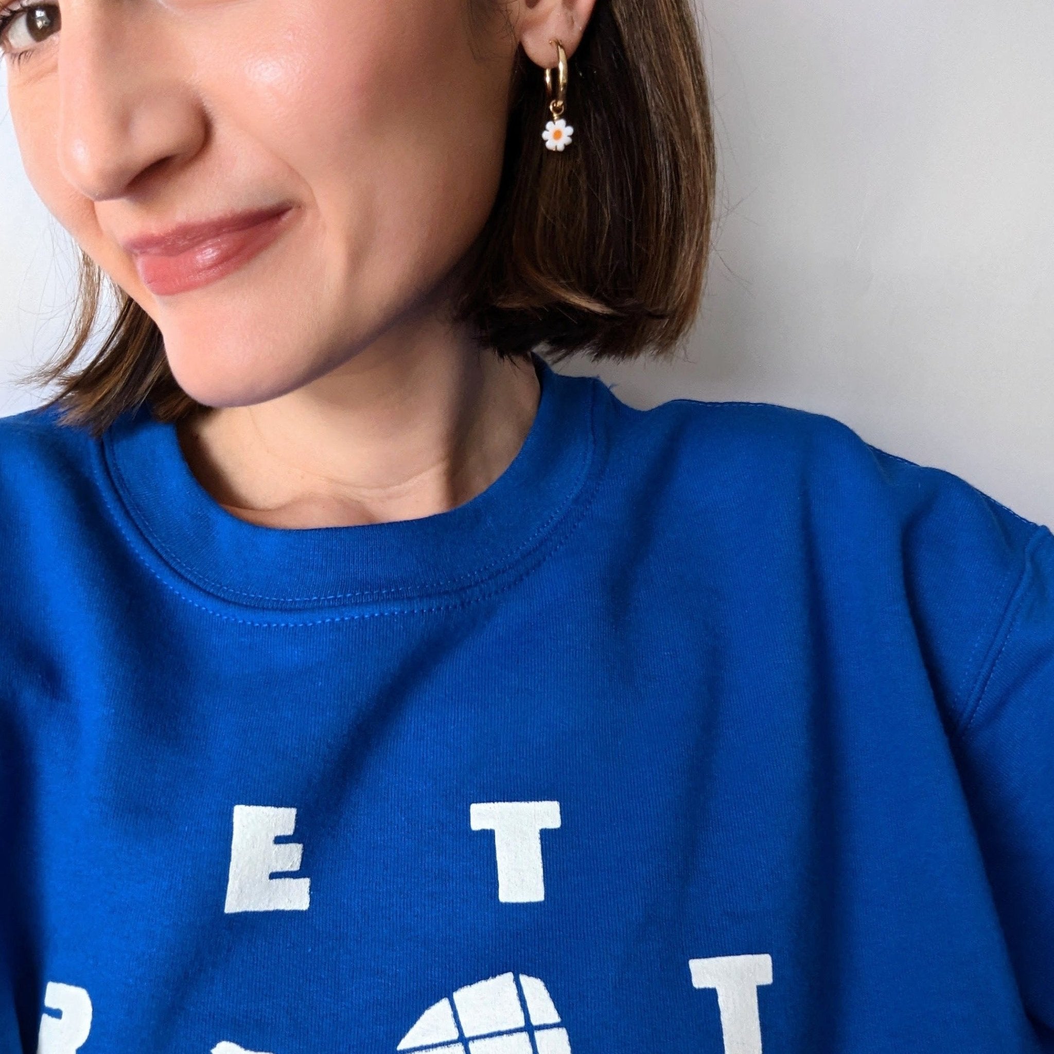 Charm Hoop Earrings | Daisies - pretti.cool